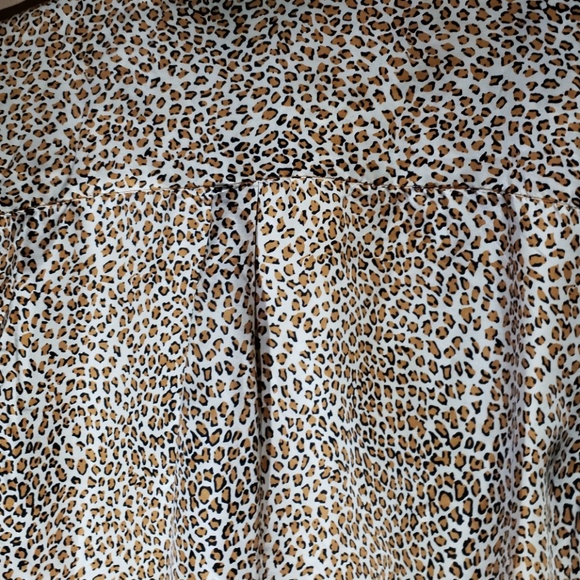 Silk Club Animal Print Button Down Shirt Large - Picture 8 of 8